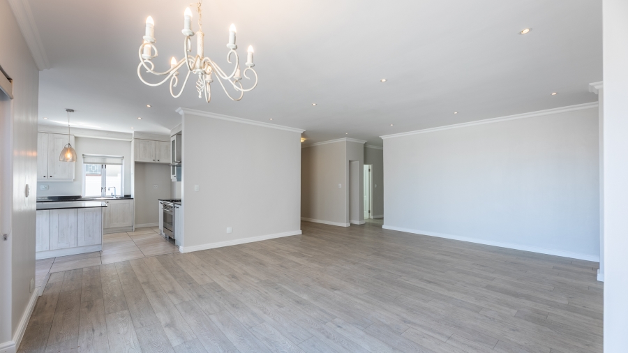 To Let 4 Bedroom Property for Rent in Bloubergstrand Western Cape